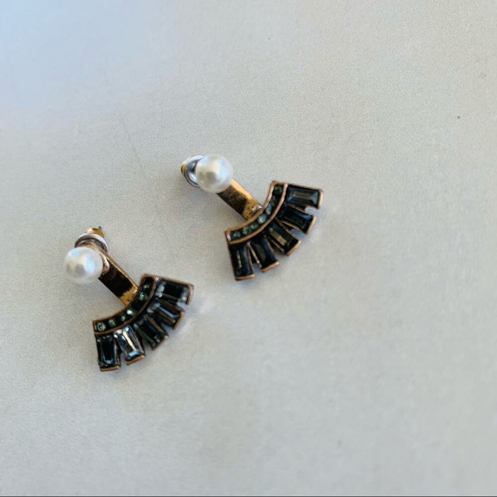 Pearl Stud w Grey rhinestone Cuff Earrings